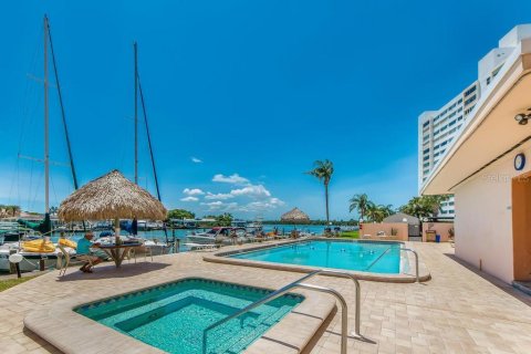 Condominio en venta en Clearwater, Florida, 2 dormitorios, 89.74 m2 № 1787314 - foto 30