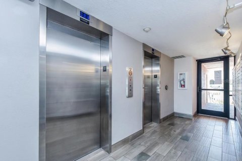 Condominio en venta en Clearwater, Florida, 2 dormitorios, 89.74 m2 № 1787314 - foto 6