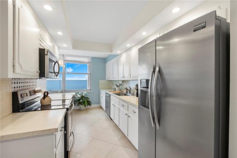 Купить кондоминиум в Форт-Лодердейл, Флорида 2 спальни, 134.71м2, № 2010736 - фото 25