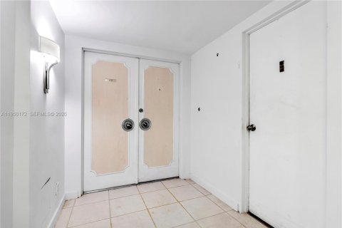 Купить кондоминиум в Форт-Лодердейл, Флорида 2 спальни, 134.71м2, № 2010736 - фото 18