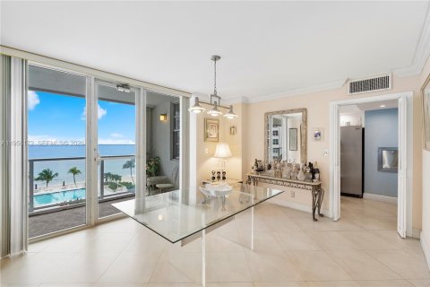 Купить кондоминиум в Форт-Лодердейл, Флорида 2 спальни, 134.71м2, № 2010736 - фото 20