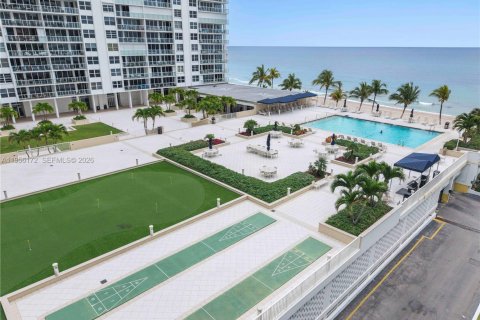 Купить кондоминиум в Форт-Лодердейл, Флорида 2 спальни, 134.71м2, № 2010736 - фото 15