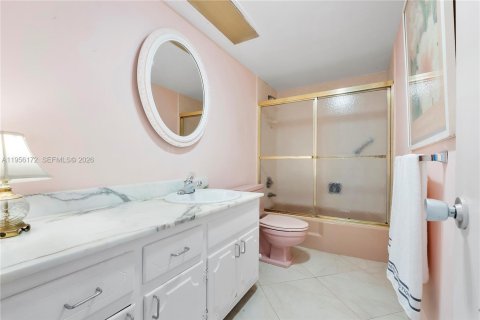 Купить кондоминиум в Форт-Лодердейл, Флорида 2 спальни, 134.71м2, № 2010736 - фото 11