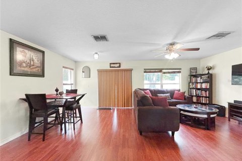 Touwnhouse à vendre à Valrico, Floride: 2 chambres, 126.72 m2 № 1908908 - photo 7