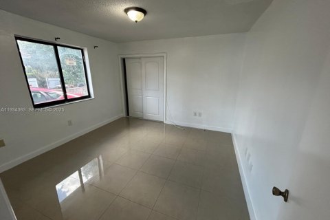 Снять в аренду виллу или дом в Майами, Флорида 2 спальни, 88.26м2, № 1992733 - фото 10