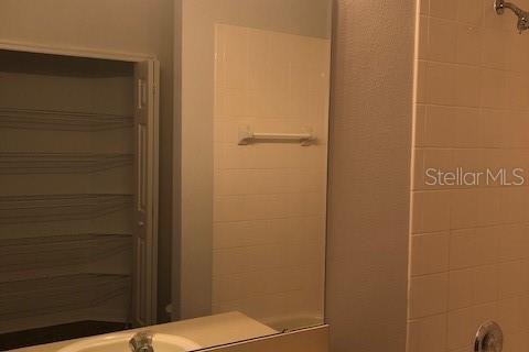 Casa en alquiler en Kissimmee, Florida, 4 dormitorios, 180.32 m2 № 1831506 - foto 12