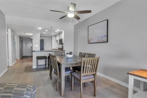 Condominio en venta en Madeira Beach, Florida, 3 dormitorios, 104.98 m2 № 1657529 - foto 10