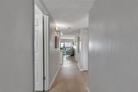 Condominio en venta en Madeira Beach, Florida, 3 dormitorios, 104.98 m2 № 1657529 - foto 19