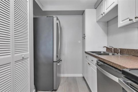 Condominio en venta en Madeira Beach, Florida, 3 dormitorios, 104.98 m2 № 1657529 - foto 18