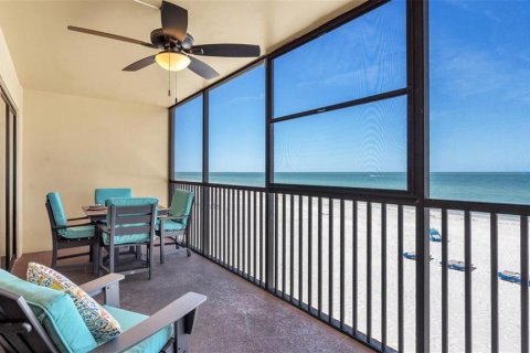 Condominio en venta en Madeira Beach, Florida, 3 dormitorios, 104.98 m2 № 1657529 - foto 1