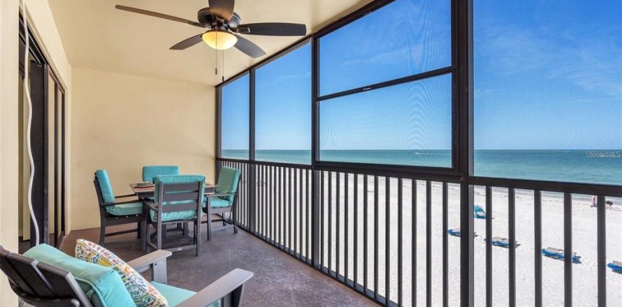Condominio en Madeira Beach, Florida, 3 dormitorios № 1657529