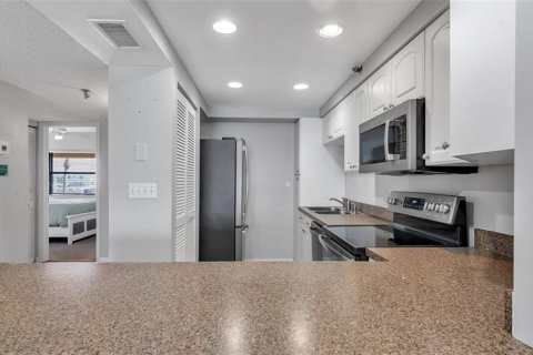 Condominio en venta en Madeira Beach, Florida, 3 dormitorios, 104.98 m2 № 1657529 - foto 13