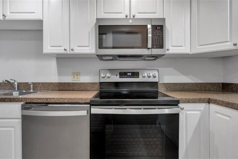 Condominio en venta en Madeira Beach, Florida, 3 dormitorios, 104.98 m2 № 1657529 - foto 17