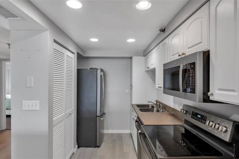 Condominio en venta en Madeira Beach, Florida, 3 dormitorios, 104.98 m2 № 1657529 - foto 16