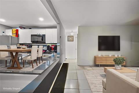 Condo in Palm Beach, Florida, 2 bedrooms  № 1798929 - photo 6