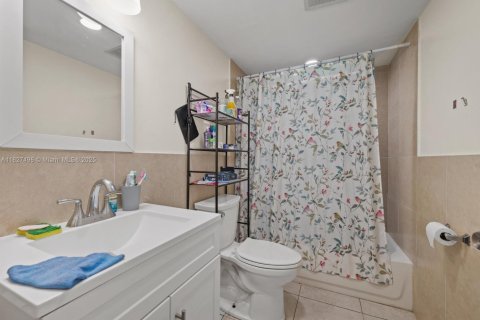 Condo in Palm Beach, Florida, 2 bedrooms  № 1798929 - photo 7