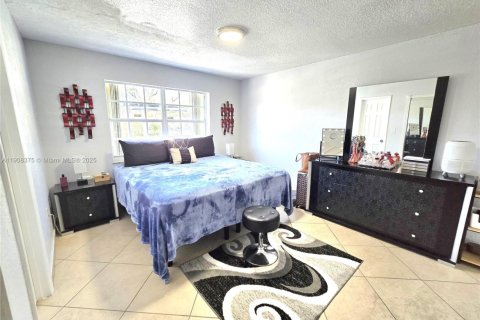 Commercial property in Sweetwater, Florida 223.89 sq.m. № 1965244 - photo 20