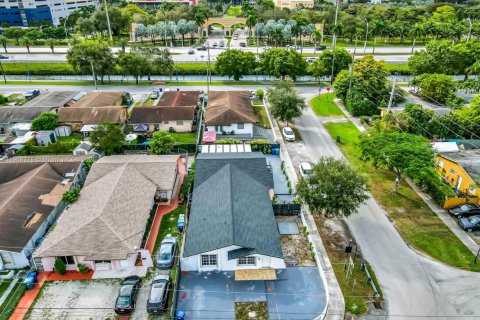 Commercial property in Sweetwater, Florida 223.89 sq.m. № 1965244 - photo 3