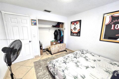 Commercial property in Sweetwater, Florida 223.89 sq.m. № 1965244 - photo 27