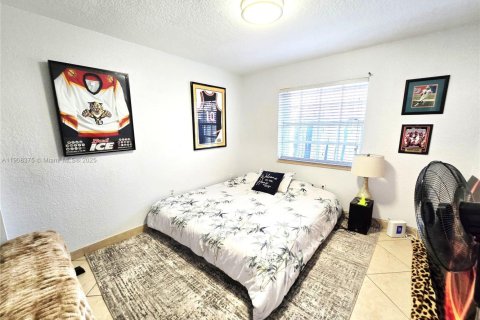 Commercial property in Sweetwater, Florida 223.89 sq.m. № 1965244 - photo 26