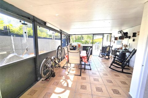 Commercial property in Sweetwater, Florida 223.89 sq.m. № 1965244 - photo 30