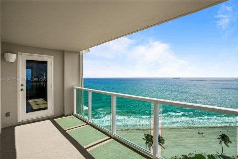 Condo in Fort Lauderdale, Florida, 2 bedrooms  № 2045217 - photo 6