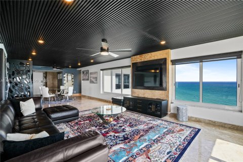 Condo in Fort Lauderdale, Florida, 2 bedrooms  № 2045217 - photo 4