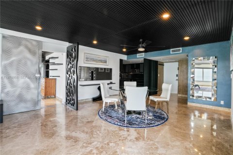 Condo in Fort Lauderdale, Florida, 2 bedrooms  № 2045217 - photo 8