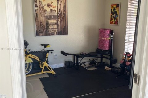 House in Miami, Florida 5 bedrooms, 217.21 sq.m. № 1868807 - photo 11