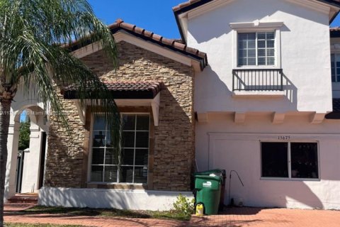 House in Miami, Florida 5 bedrooms, 217.21 sq.m. № 1868807 - photo 29