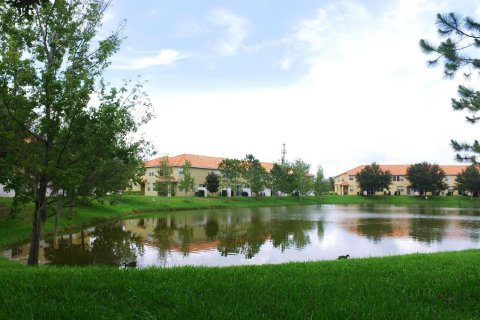 Townhouse in Kissimmee, Florida 4 bedrooms, 152.08 sq.m. № 2150605 - photo 7
