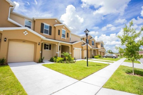 Townhouse in Kissimmee, Florida 4 bedrooms, 152.08 sq.m. № 2150605 - photo 4