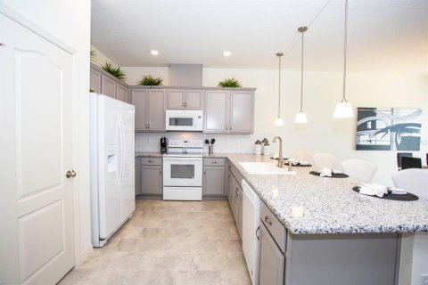 Townhouse in Kissimmee, Florida 4 bedrooms, 152.08 sq.m. № 2150605 - photo 9
