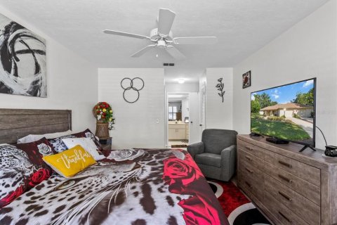Condo in Crystal River, Florida, 2 bedrooms  № 1755097 - photo 19