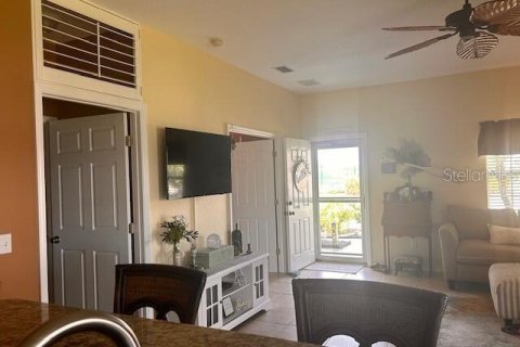 House in Punta Gorda, Florida 2 bedrooms, 127.09 sq.m. № 1908742 - photo 12