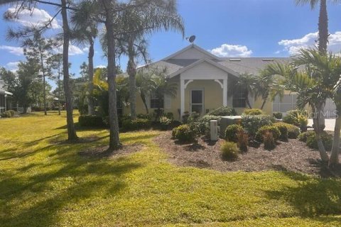 House in Punta Gorda, Florida 2 bedrooms, 127.09 sq.m. № 1908742 - photo 1