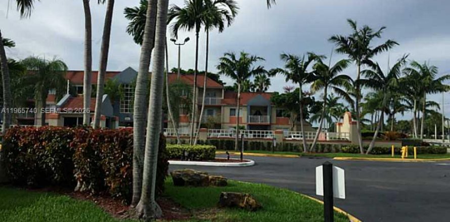 Apartamento en Hialeah, Florida 2 dormitorios, 102.75 m2 № 2027394