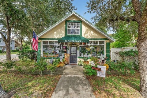 Propiedad comercial en DeLand, Florida 161.09 m2 № 2118250