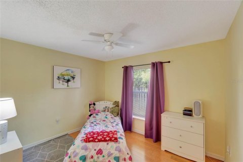 Villa ou maison à vendre à Deltona, Floride: 4 chambres, 194.91 m2 № 1723076 - photo 16