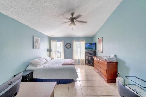 Villa ou maison à vendre à Deltona, Floride: 4 chambres, 194.91 m2 № 1723076 - photo 13