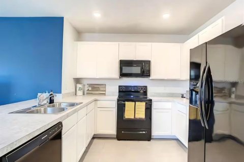 House in Sun City Center, Florida 3 bedrooms, 140.84 sq.m. № 1786191 - photo 7