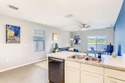 House in Sun City Center, Florida 3 bedrooms, 140.84 sq.m. № 1786191 - photo 8