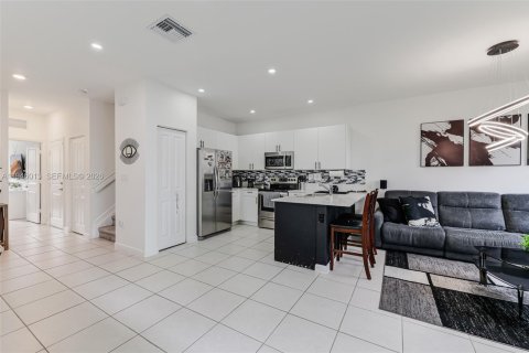 Adosado en venta en Homestead, Florida, 4 dormitorios, 186.27 m2 № 2002866 - foto 24