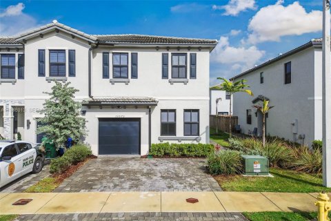 Adosado en Homestead, Florida 4 dormitorios, 186.27 m2 № 2002866