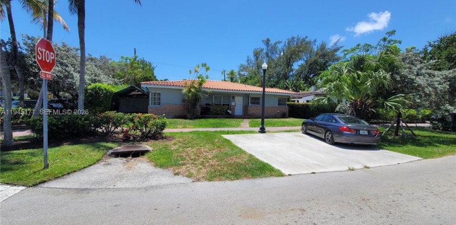 Дом в Майами-Бич, Флорида 2 спальни, 125.98м2 № 2010102