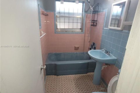 Купить виллу или дом в Майами-Бич, Флорида 2 спальни, 125.98м2, № 2010102 - фото 9