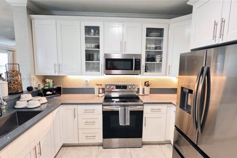 Купить виллу или дом в Окленд-Парк, Флорида 3 спальни, 139.35м2, № 1955532 - фото 29