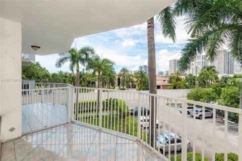 Copropriété à vendre à Hallandale Beach, Floride: 1 chambre, 78.97 m2 № 1980794 - photo 30