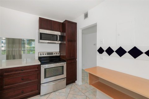 Copropriété à vendre à Hallandale Beach, Floride: 1 chambre, 78.97 m2 № 1980794 - photo 20