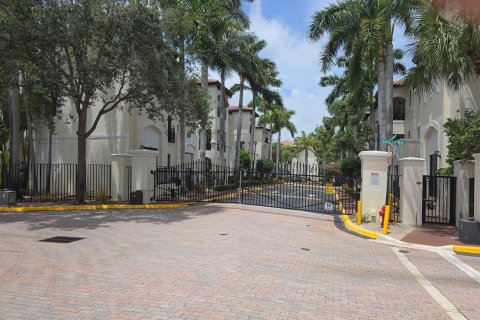 Townhouse in Boynton Beach, Florida 3 bedrooms, 200.76 sq.m. № 2184593 - photo 3